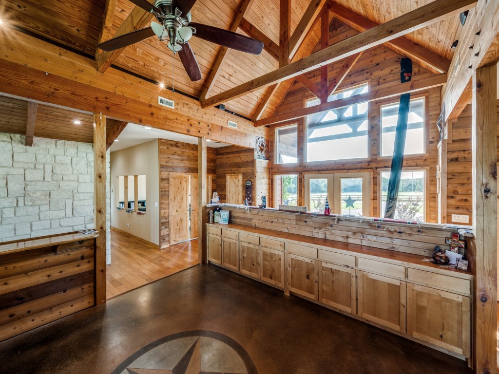 2250 Morrow Road Valley View TX 76272