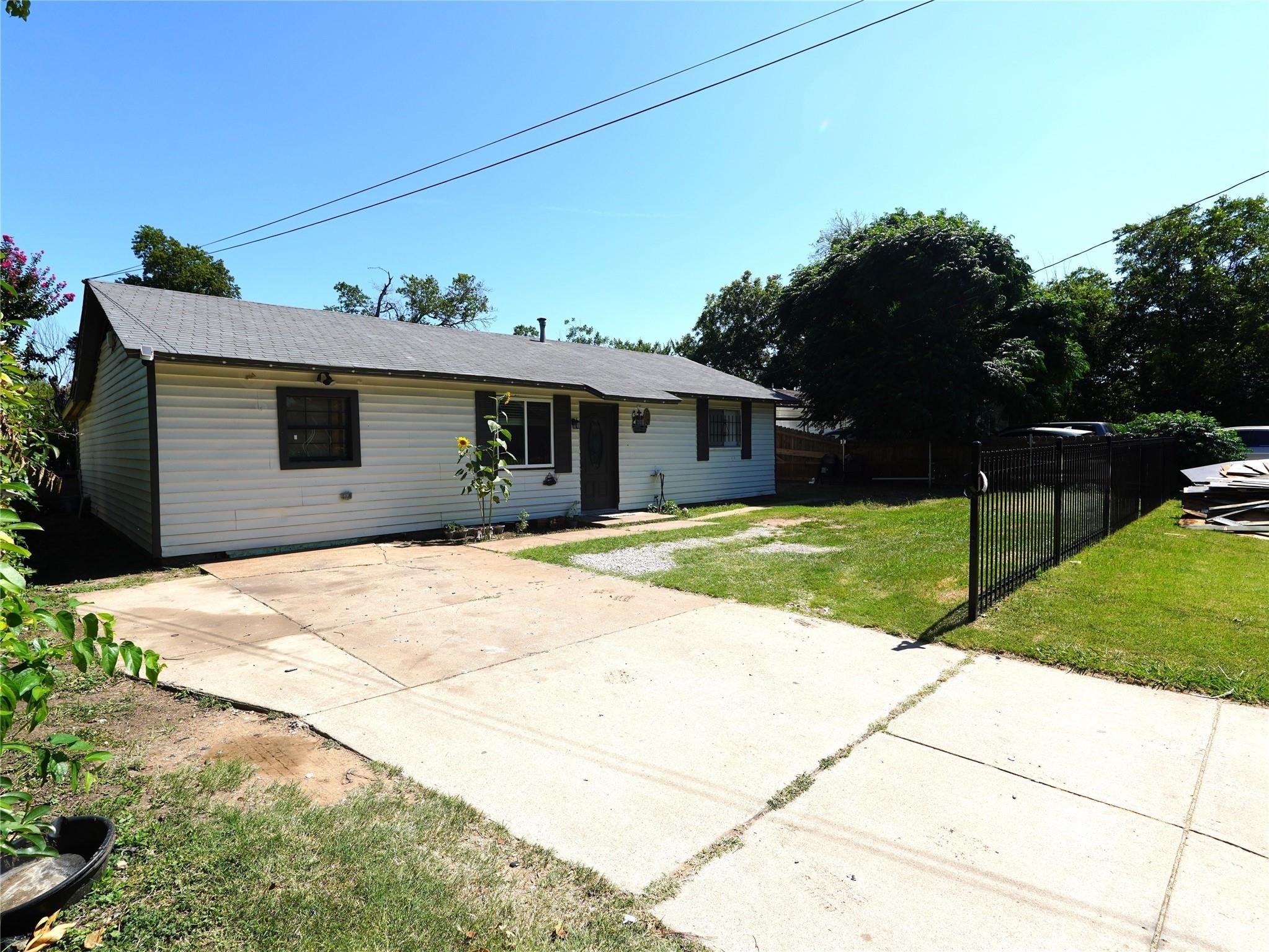 3931 Forbes Street Fort Worth TX 76105