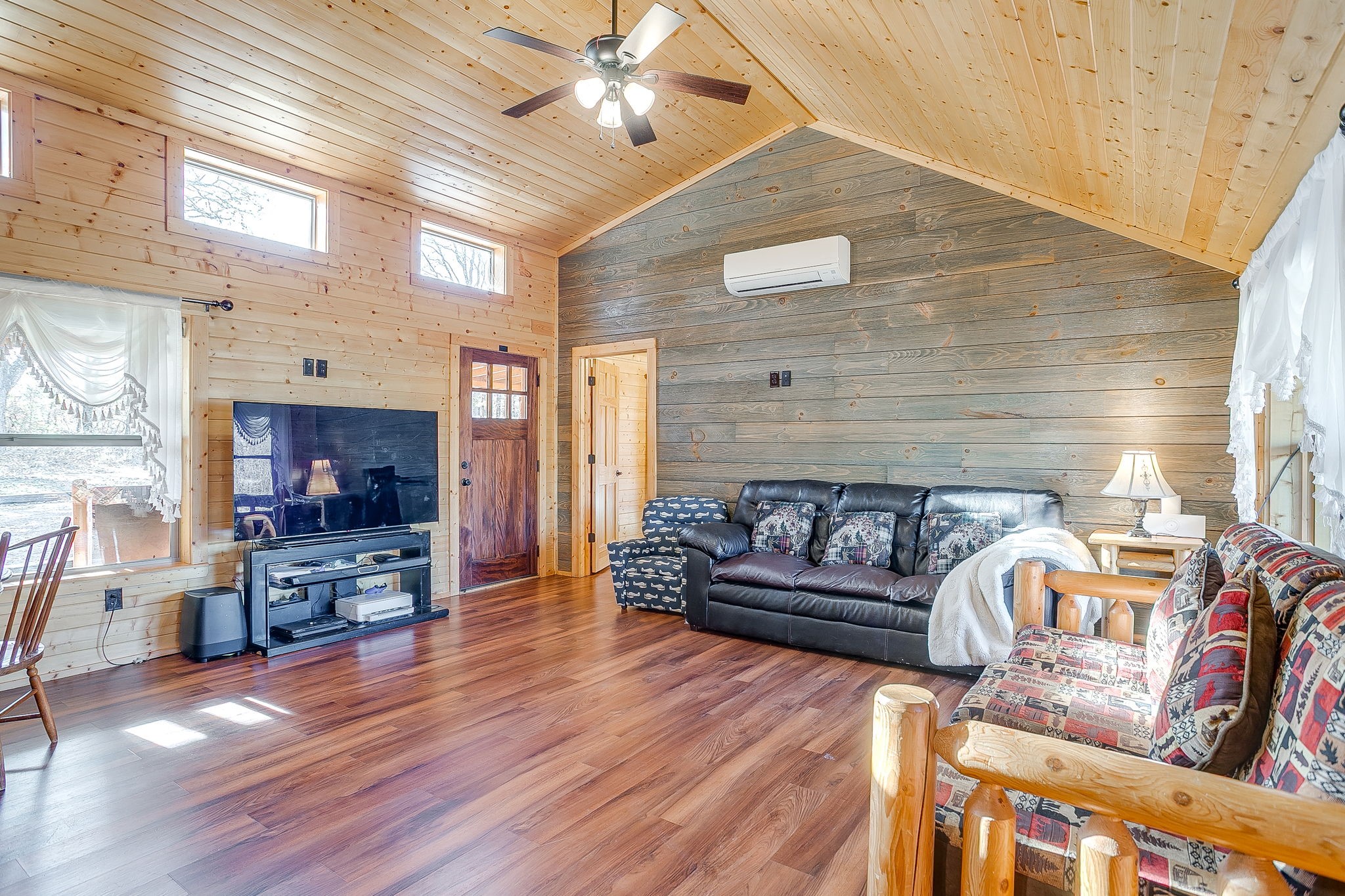 1512 E Henderson Street Cleburne TX 76031