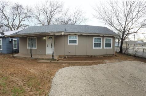 2112 W Bond Street Denison TX 75020