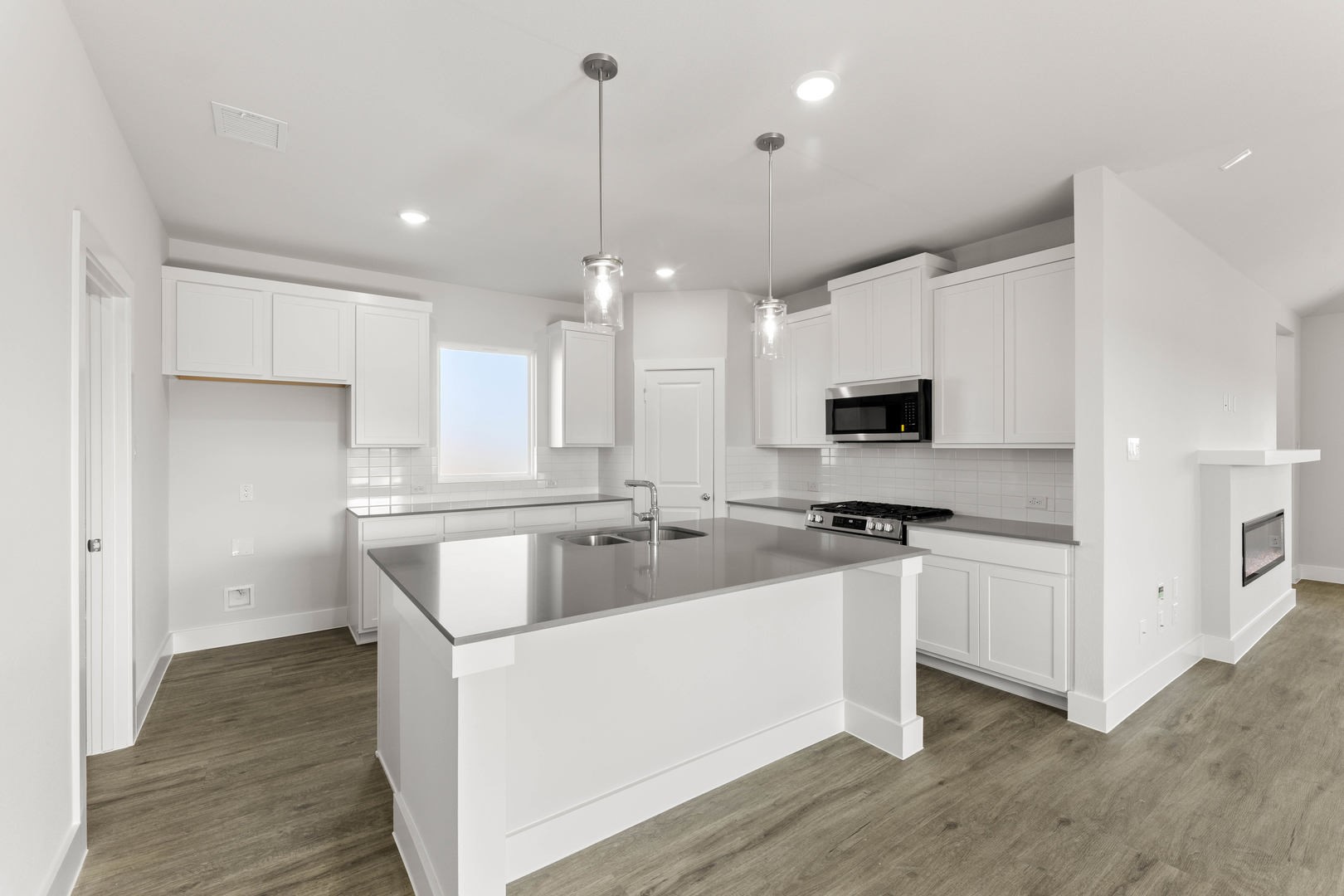 1504 Blackthorne Lane Denton TX 76249