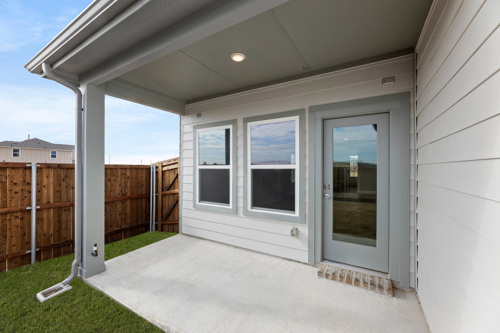 1504 Blackthorne Lane Denton TX 76249