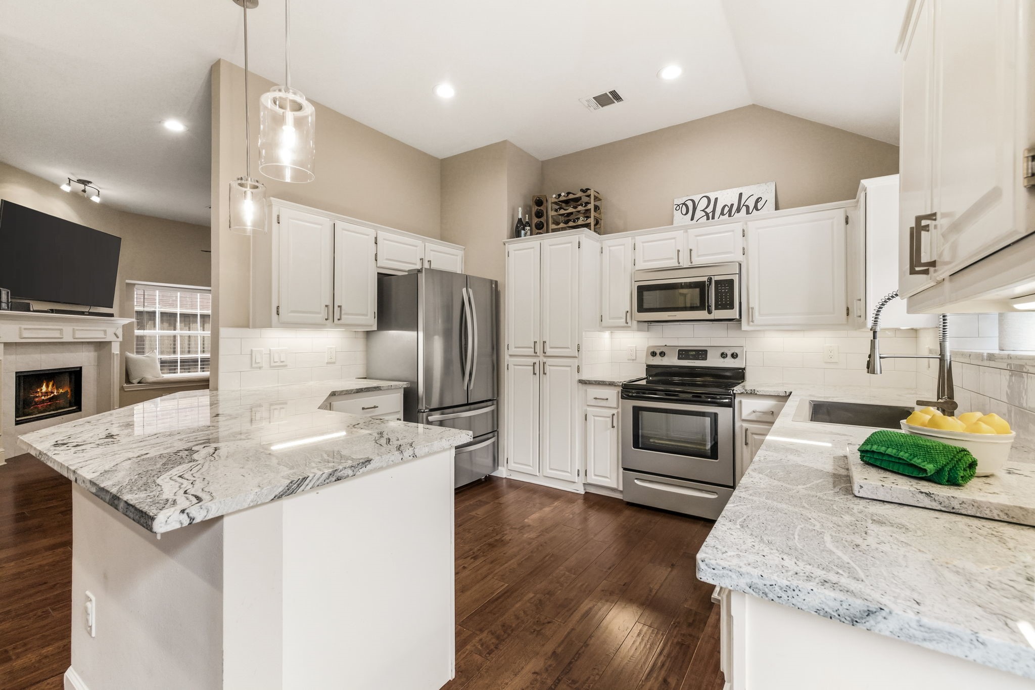 2215 Dallas Drive Carrollton TX 75006