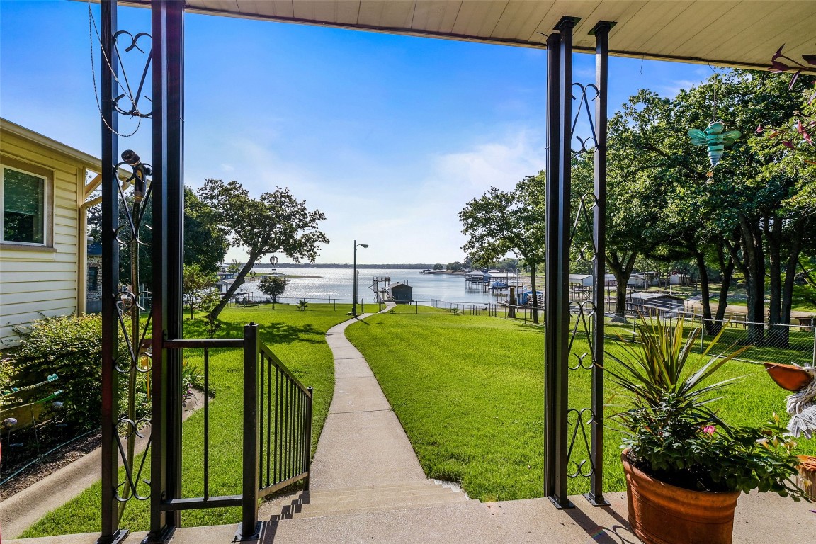 11868 Younger Court Azle TX 76020