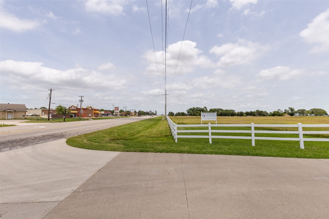 836 S Debbie Lane Pilot Point TX 76258