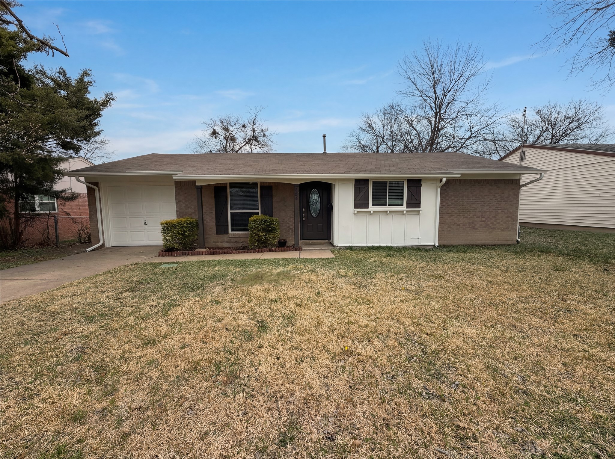 208 Summercrest Boulevard Burleson TX 76028