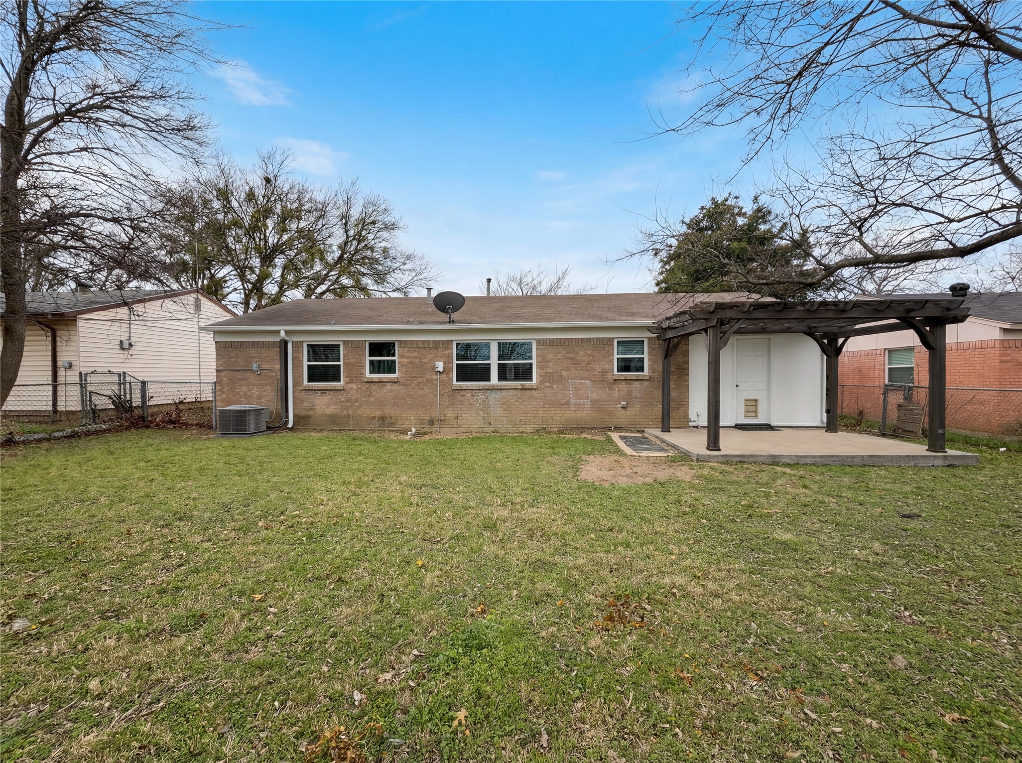 208 Summercrest Boulevard Burleson TX 76028