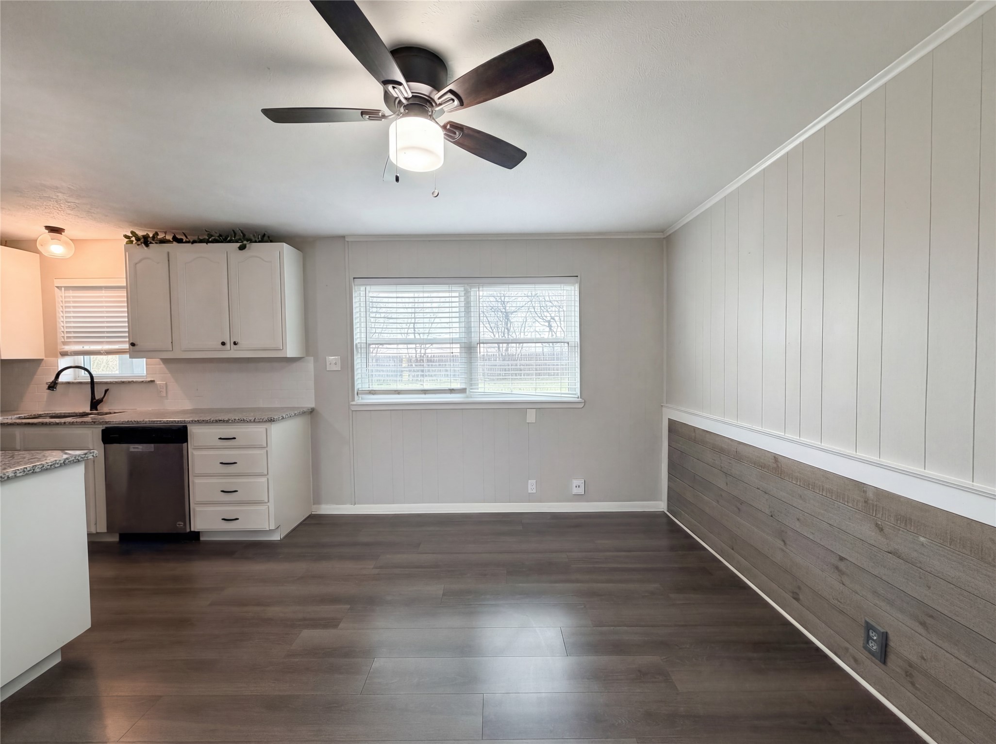 208 Summercrest Boulevard Burleson TX 76028
