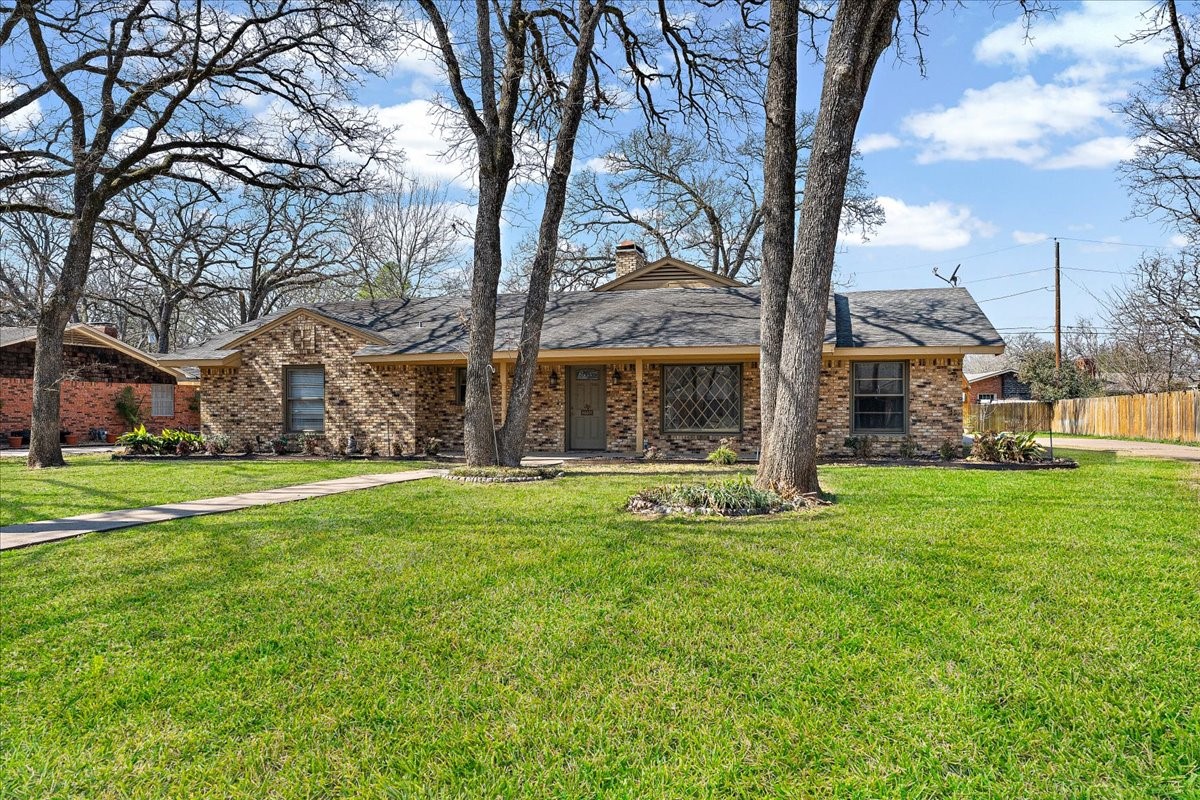2110 Dartmouth Lane Corsicana TX 75110