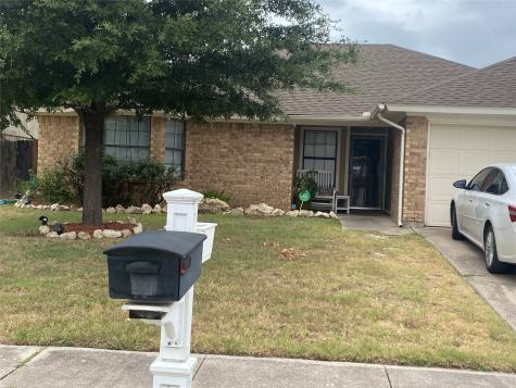 828 Arcadia Street Saginaw TX 76179