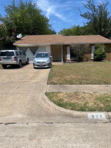 922 Clark Trail Grand Prairie TX 75052