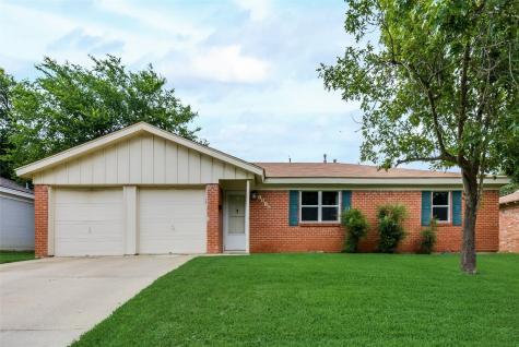 1016 Mary Drive Hurst TX 76053