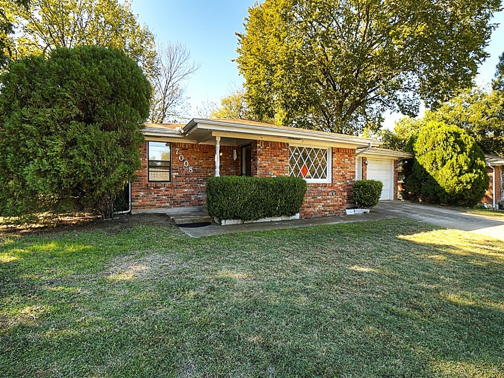 7008 Robinhood Lane Fort Worth TX 76112