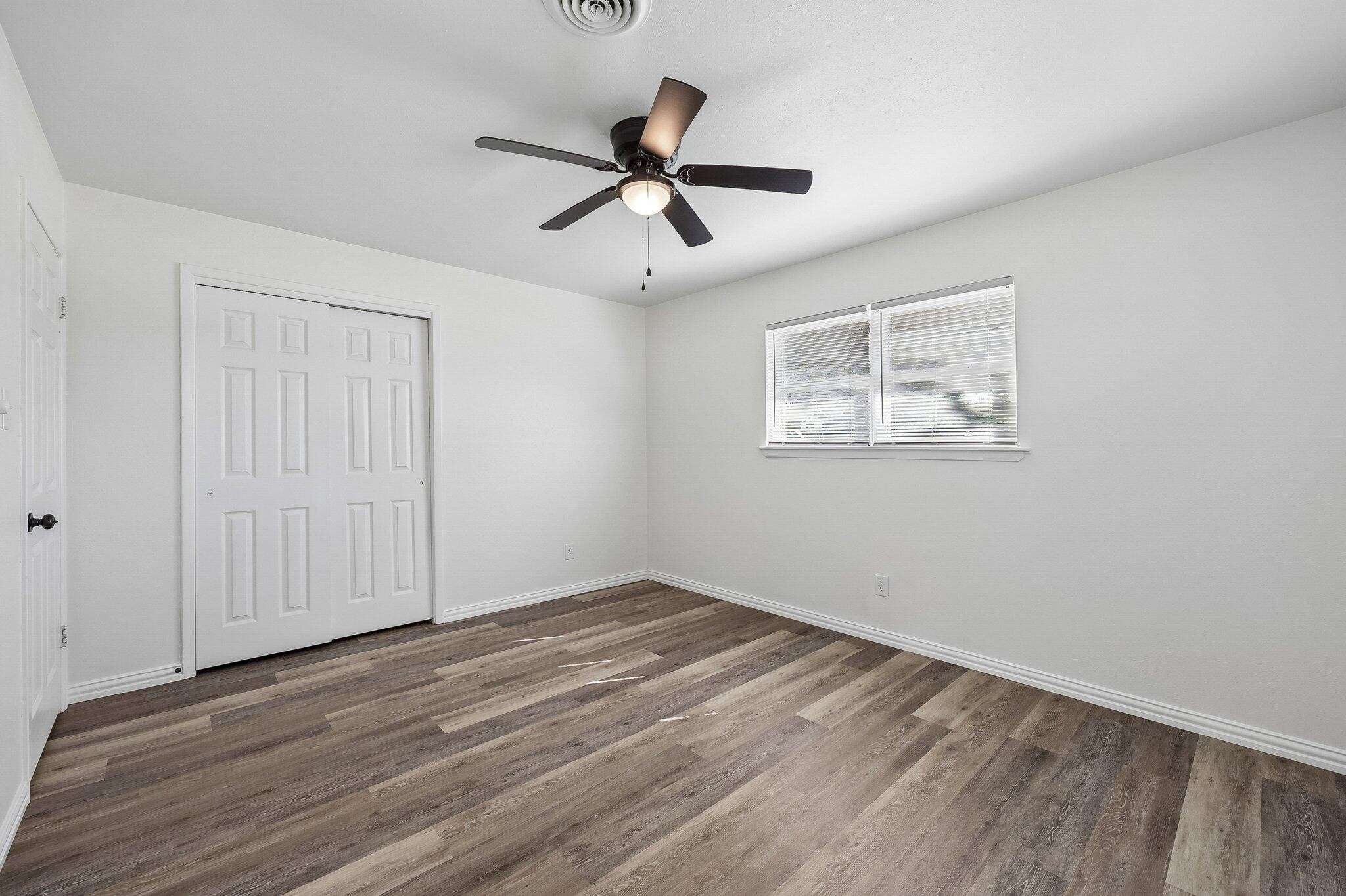913 N Main Street Springtown TX 76082