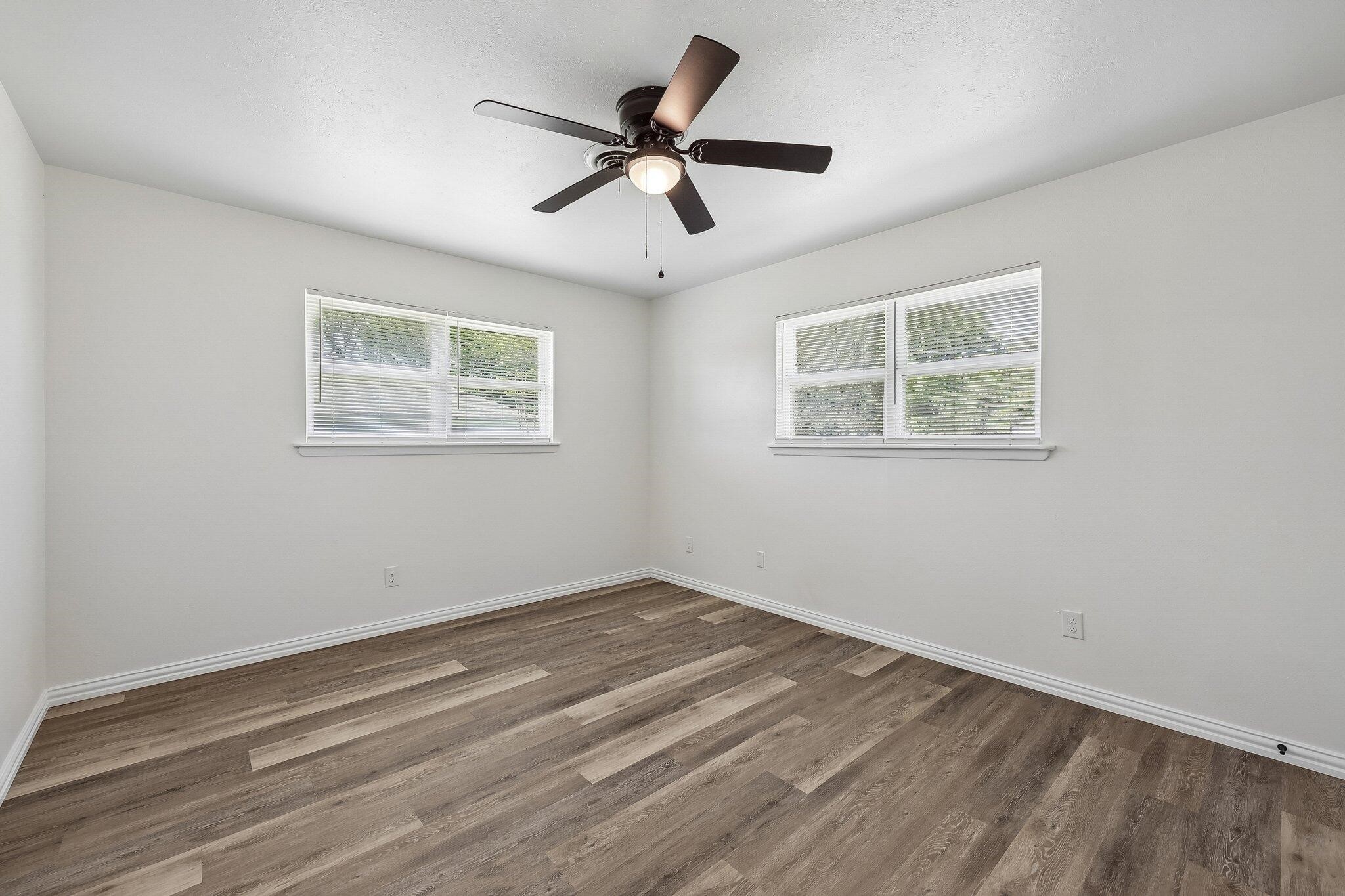 913 N Main Street Springtown TX 76082