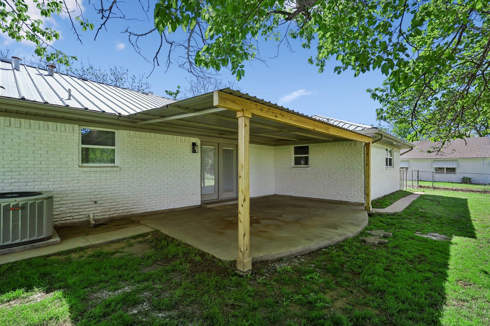 913 N Main Street Springtown TX 76082