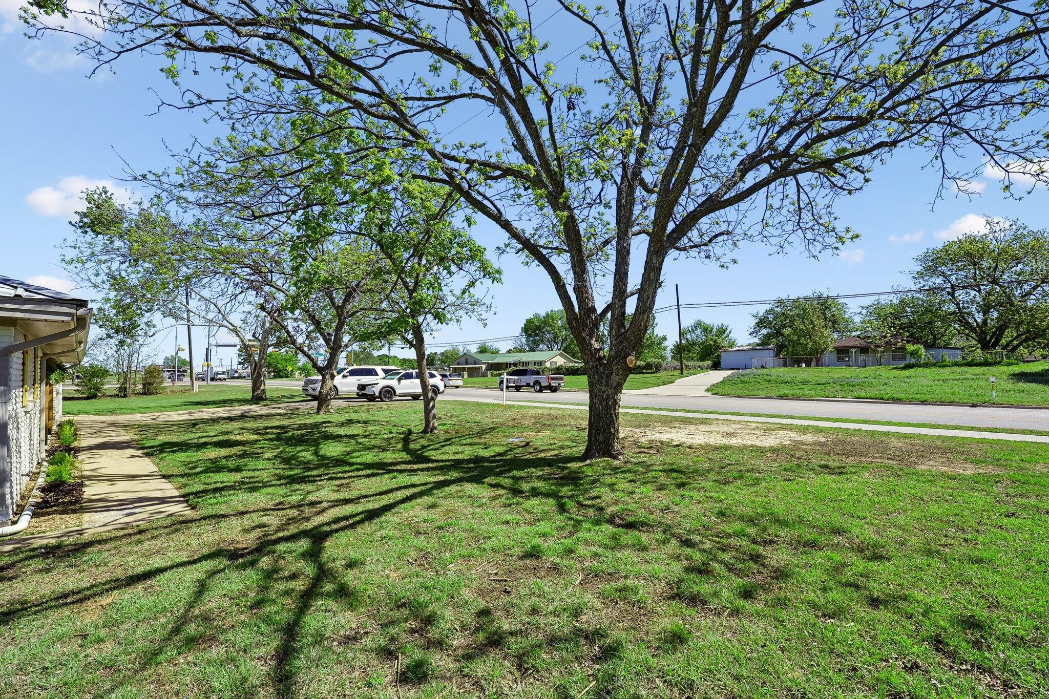 913 N Main Street Springtown TX 76082