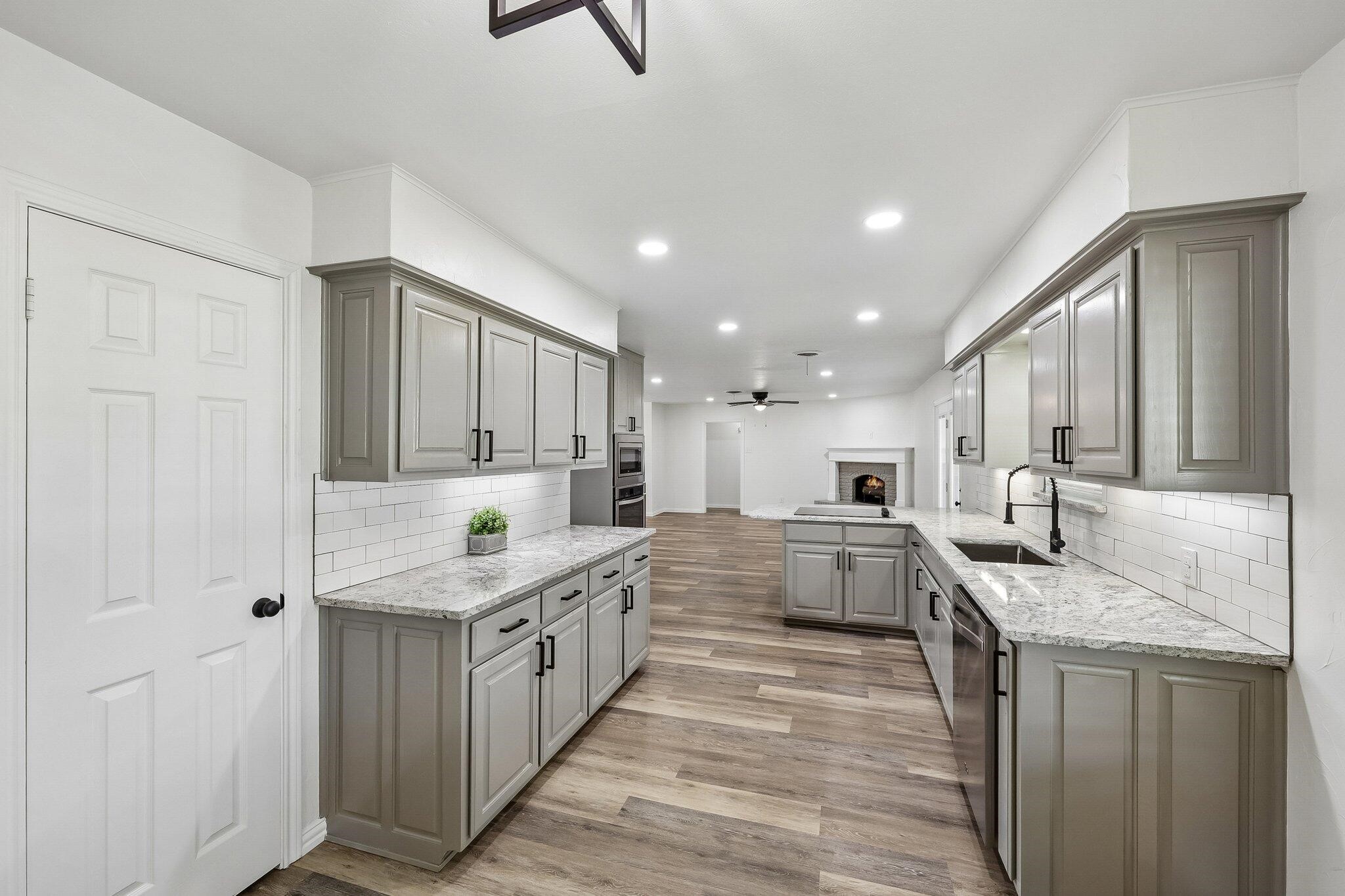 913 N Main Street Springtown TX 76082