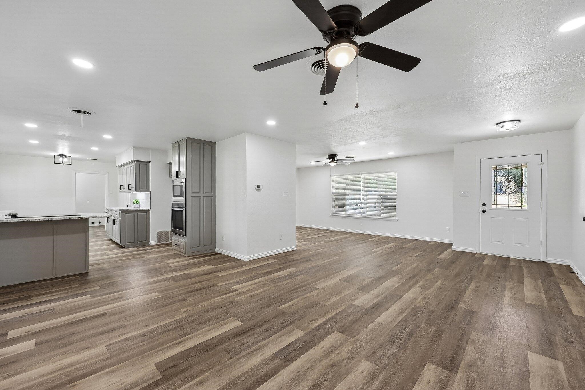 913 N Main Street Springtown TX 76082