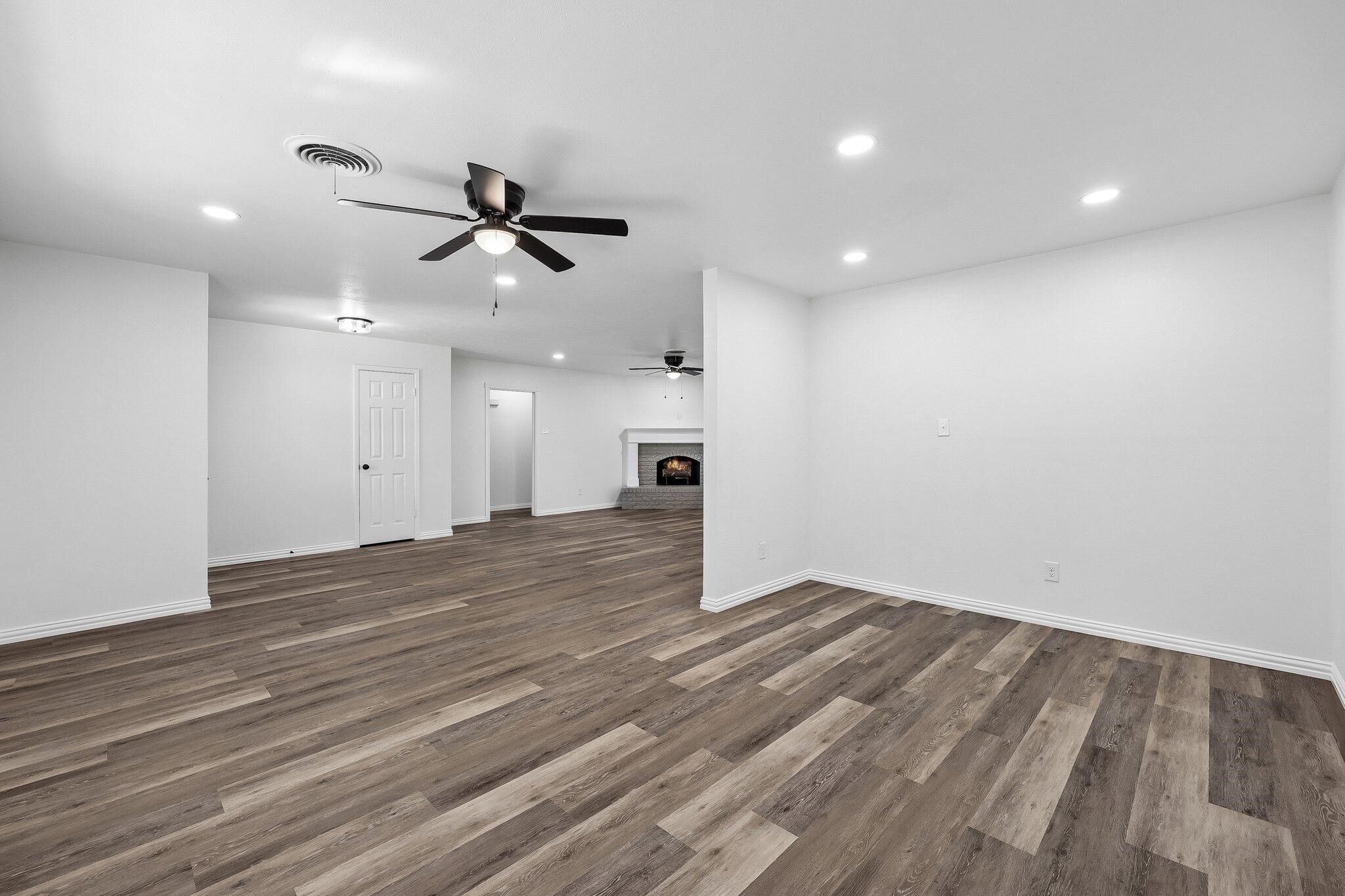 913 N Main Street Springtown TX 76082