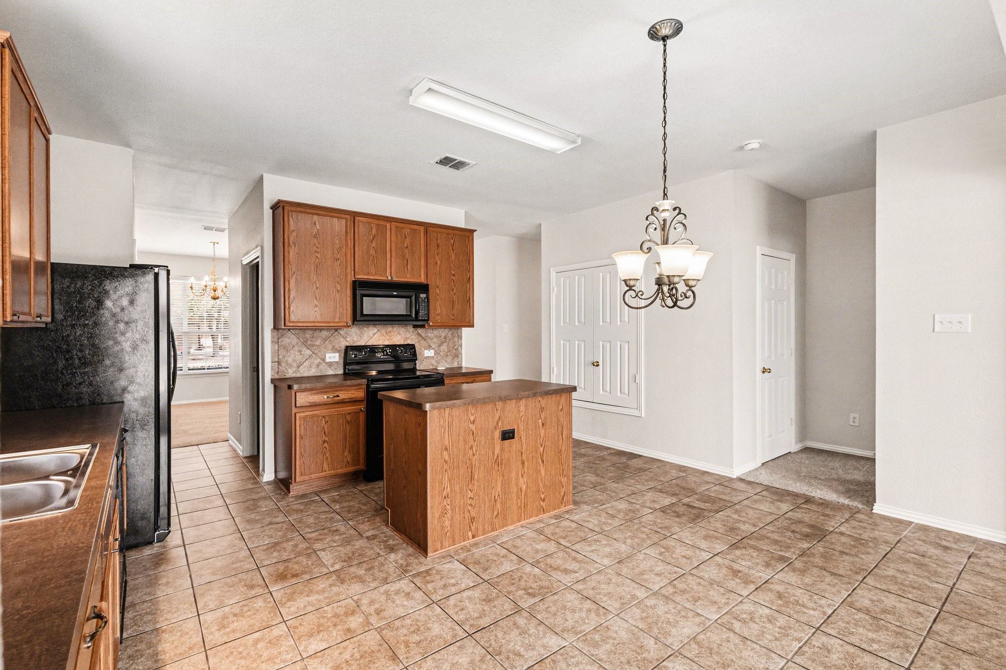 713 Dickerson Lane Mansfield TX 76063