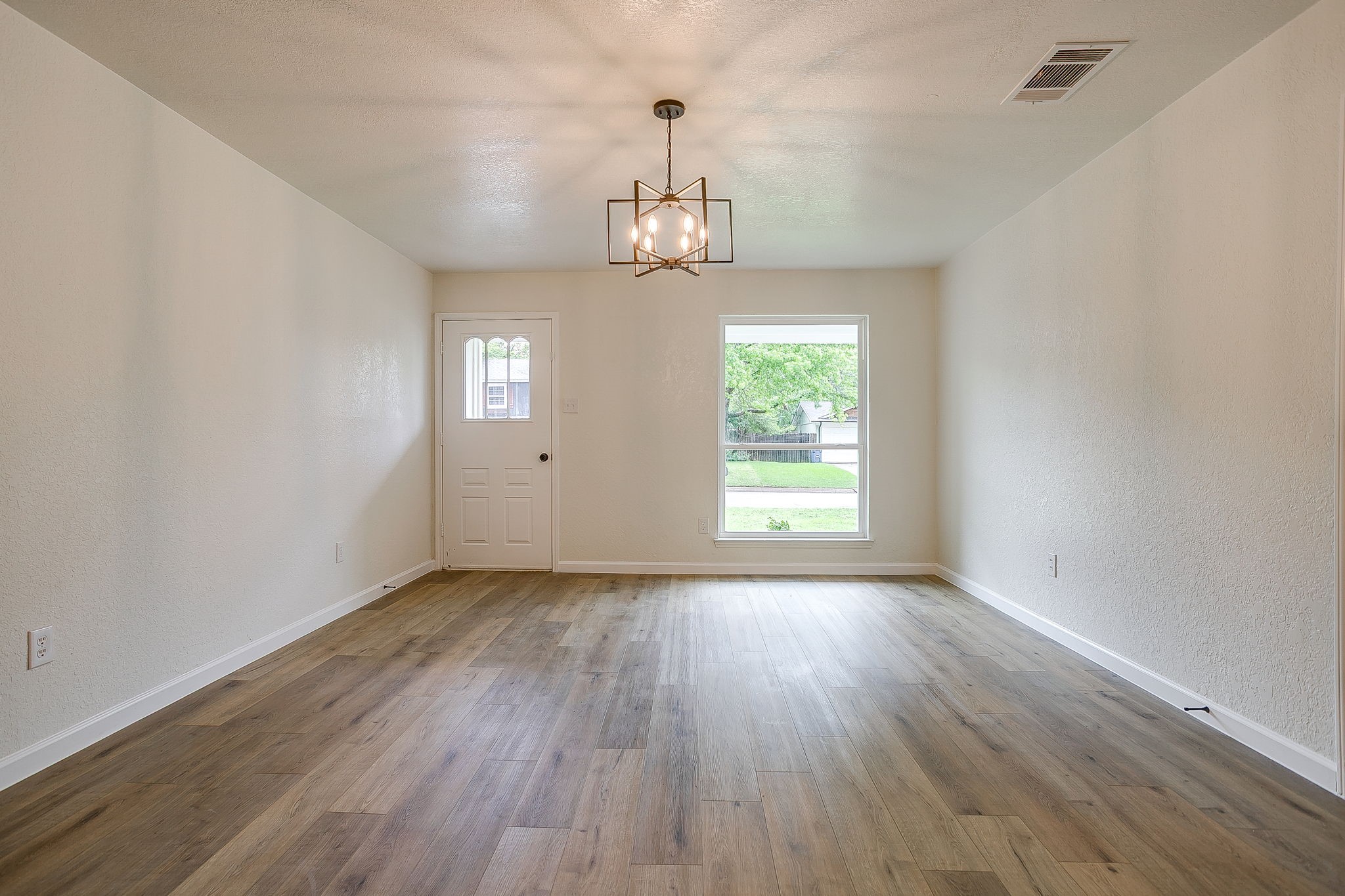 713 Vaughn Drive Burleson TX 76028