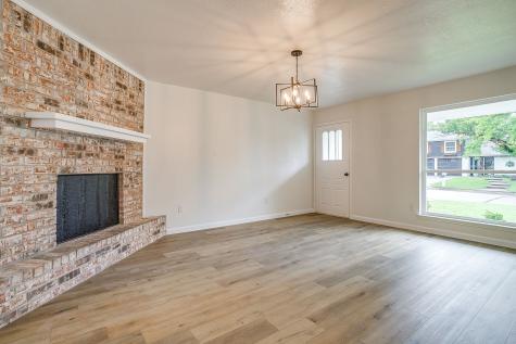 713 Vaughn Drive Burleson TX 76028