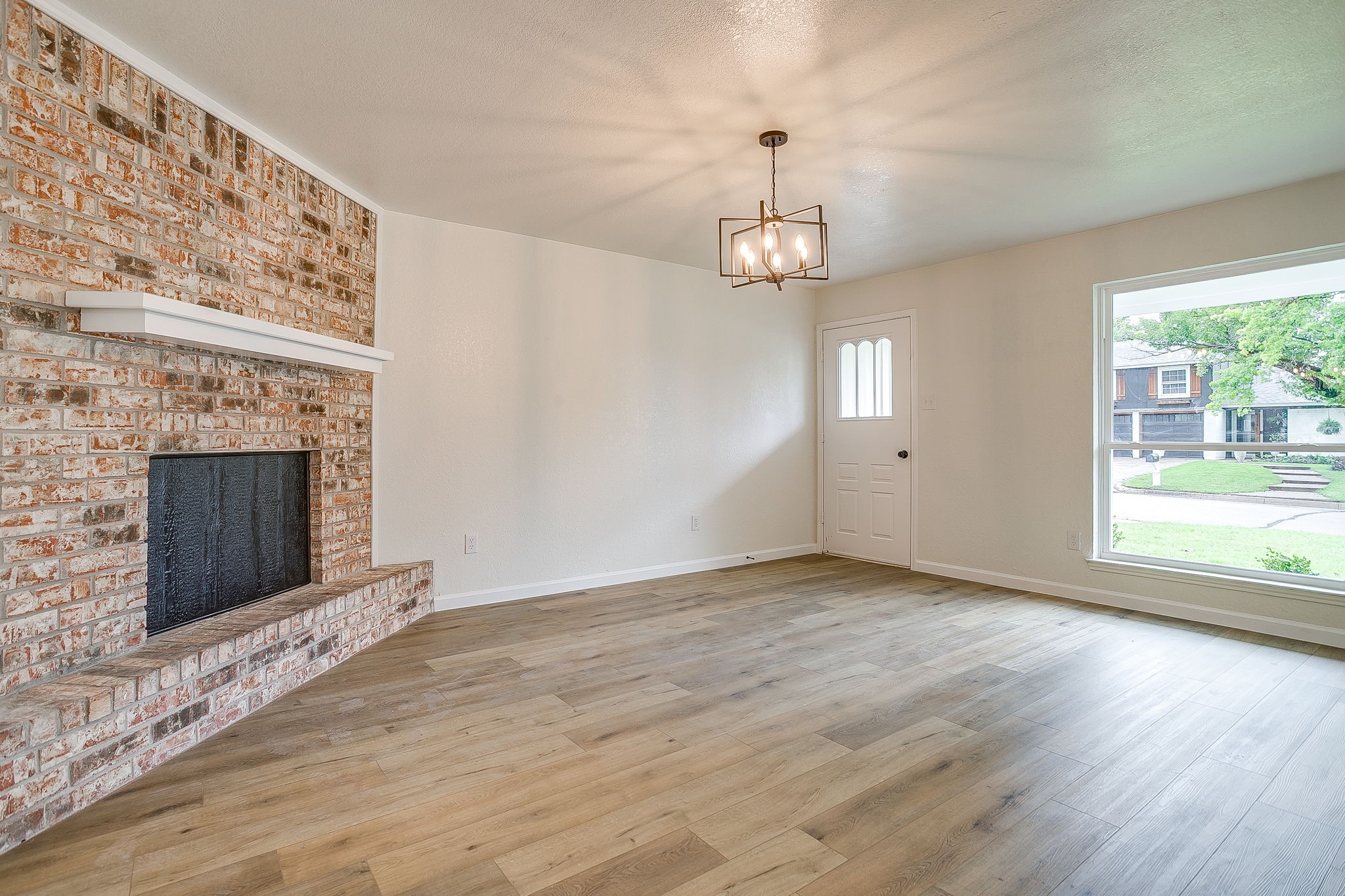 713 Vaughn Drive Burleson TX 76028