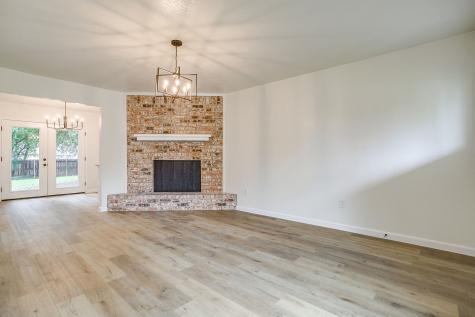 713 Vaughn Drive Burleson TX 76028