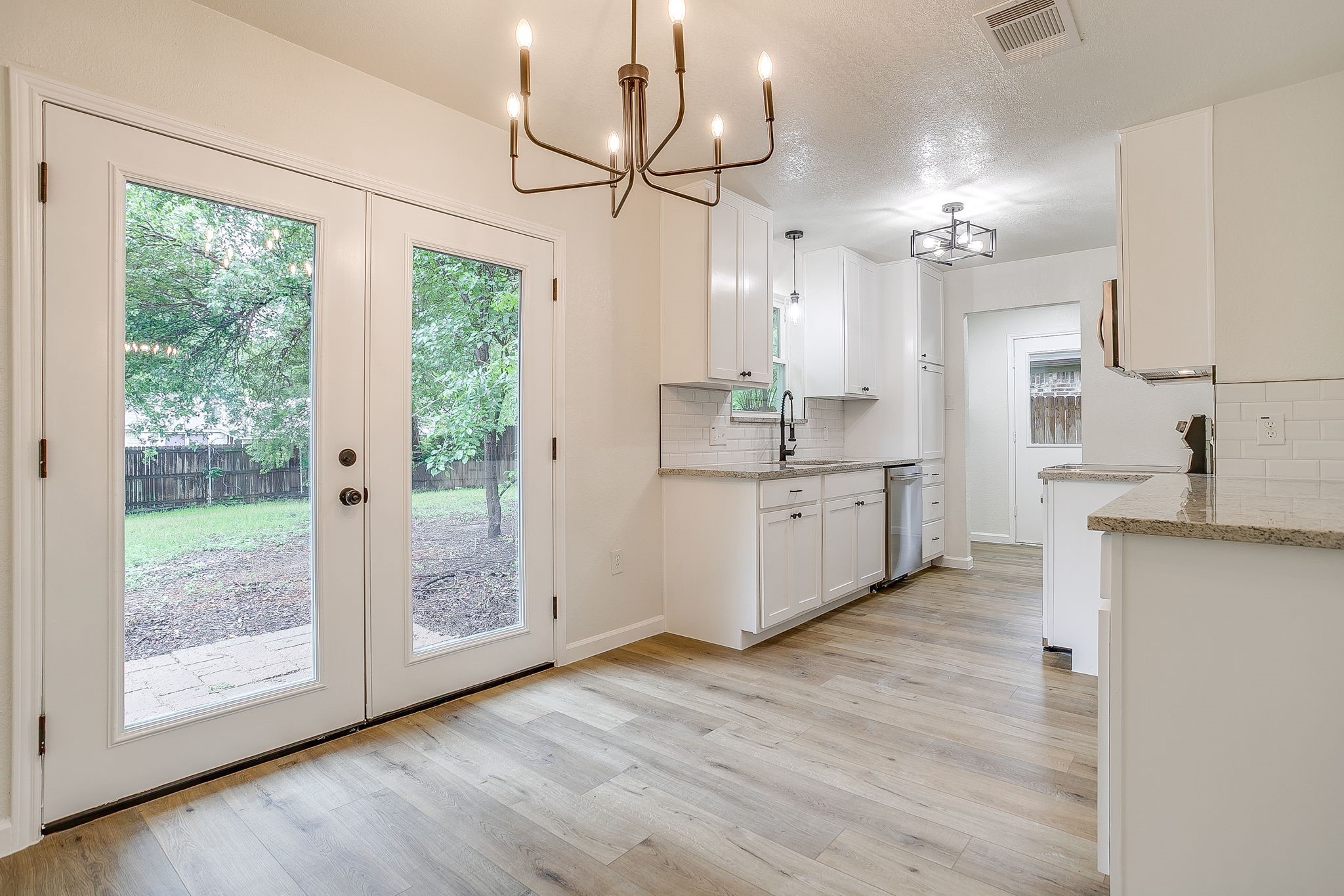 713 Vaughn Drive Burleson TX 76028