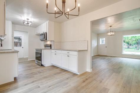 713 Vaughn Drive Burleson TX 76028