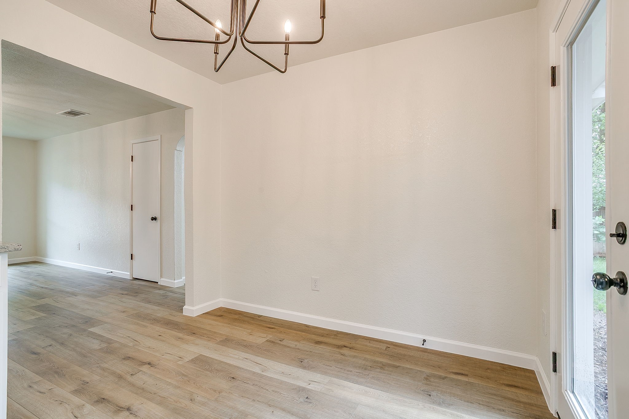 713 Vaughn Drive Burleson TX 76028
