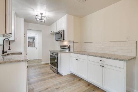 713 Vaughn Drive Burleson TX 76028