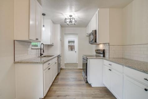 713 Vaughn Drive Burleson TX 76028