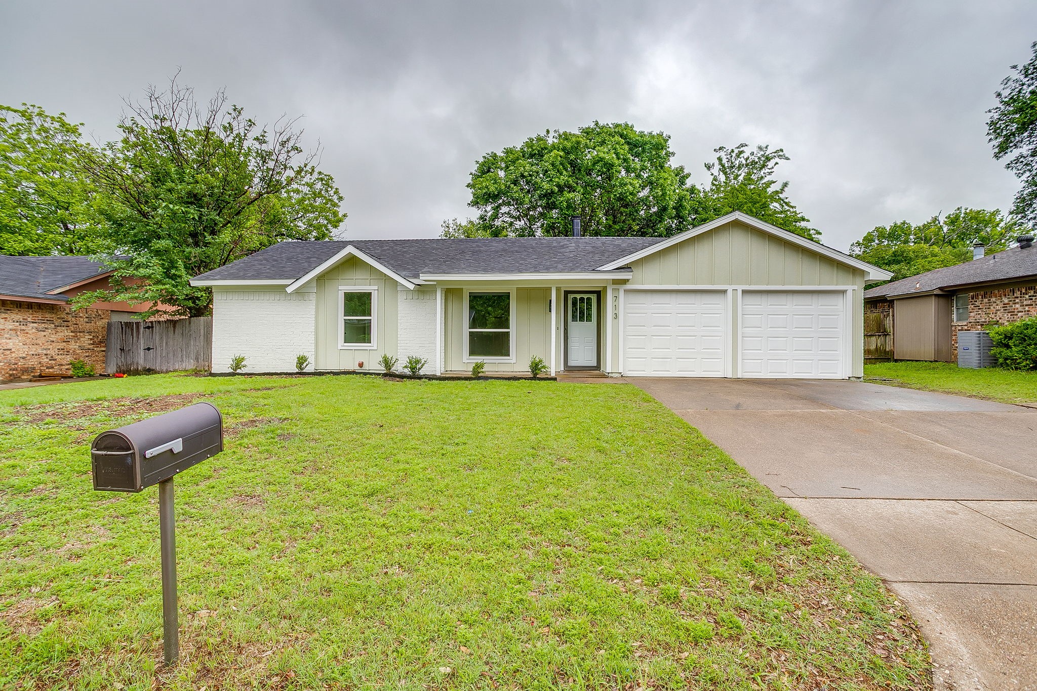 713 Vaughn Drive Burleson TX 76028