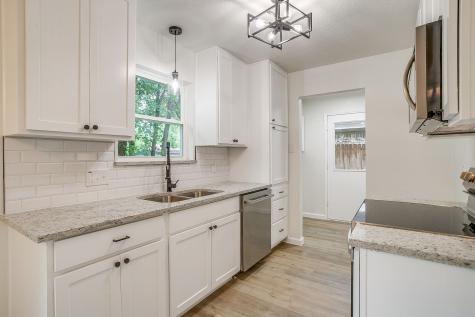 713 Vaughn Drive Burleson TX 76028