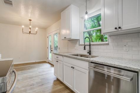 713 Vaughn Drive Burleson TX 76028
