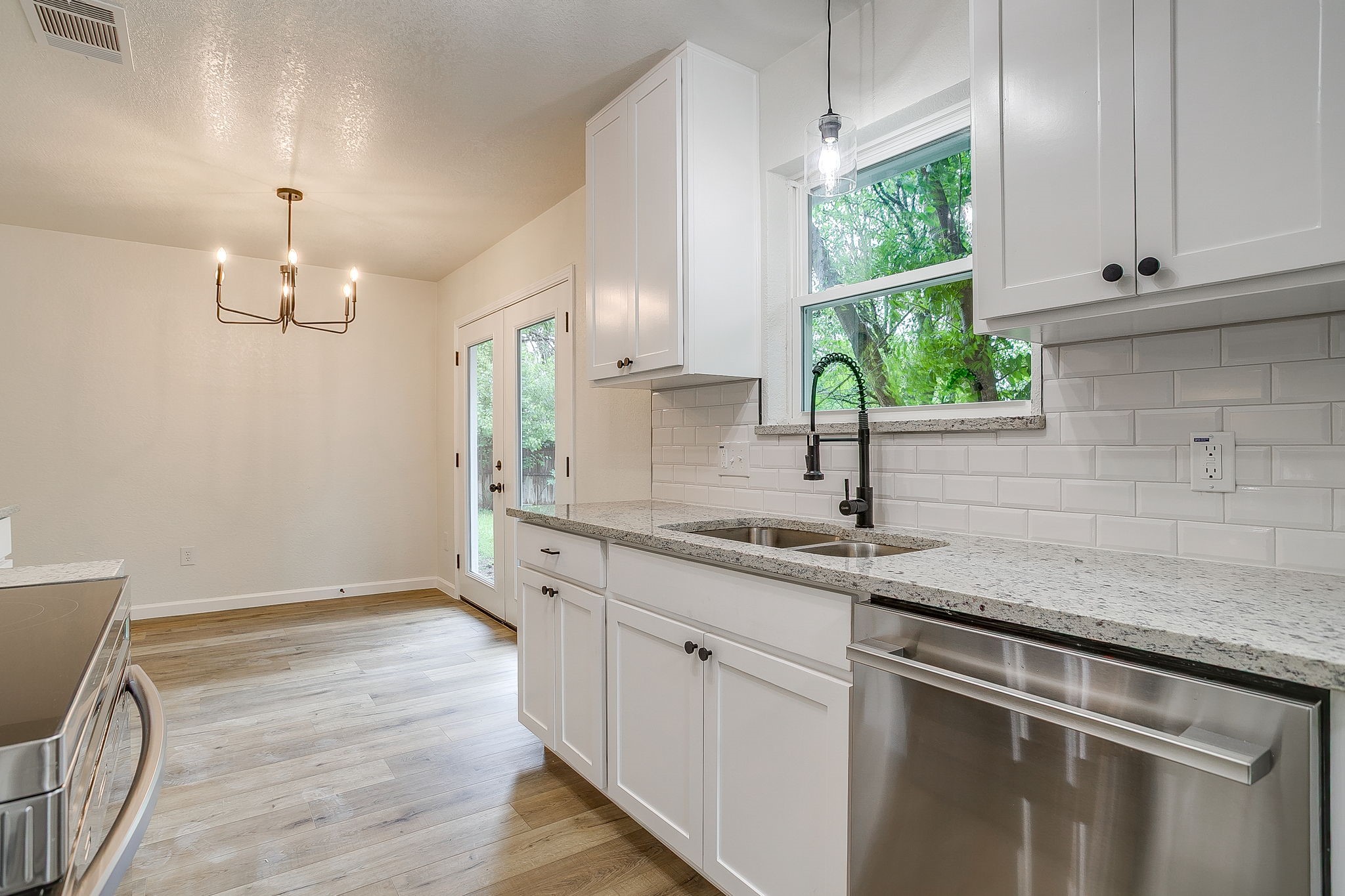 713 Vaughn Drive Burleson TX 76028