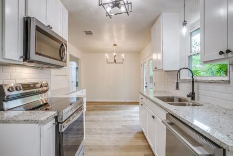 713 Vaughn Drive Burleson TX 76028