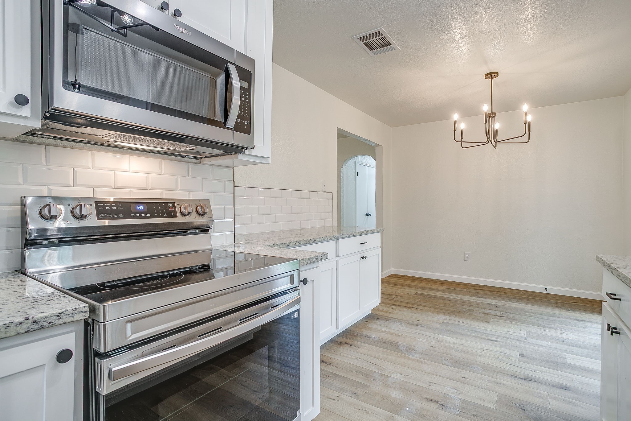 713 Vaughn Drive Burleson TX 76028