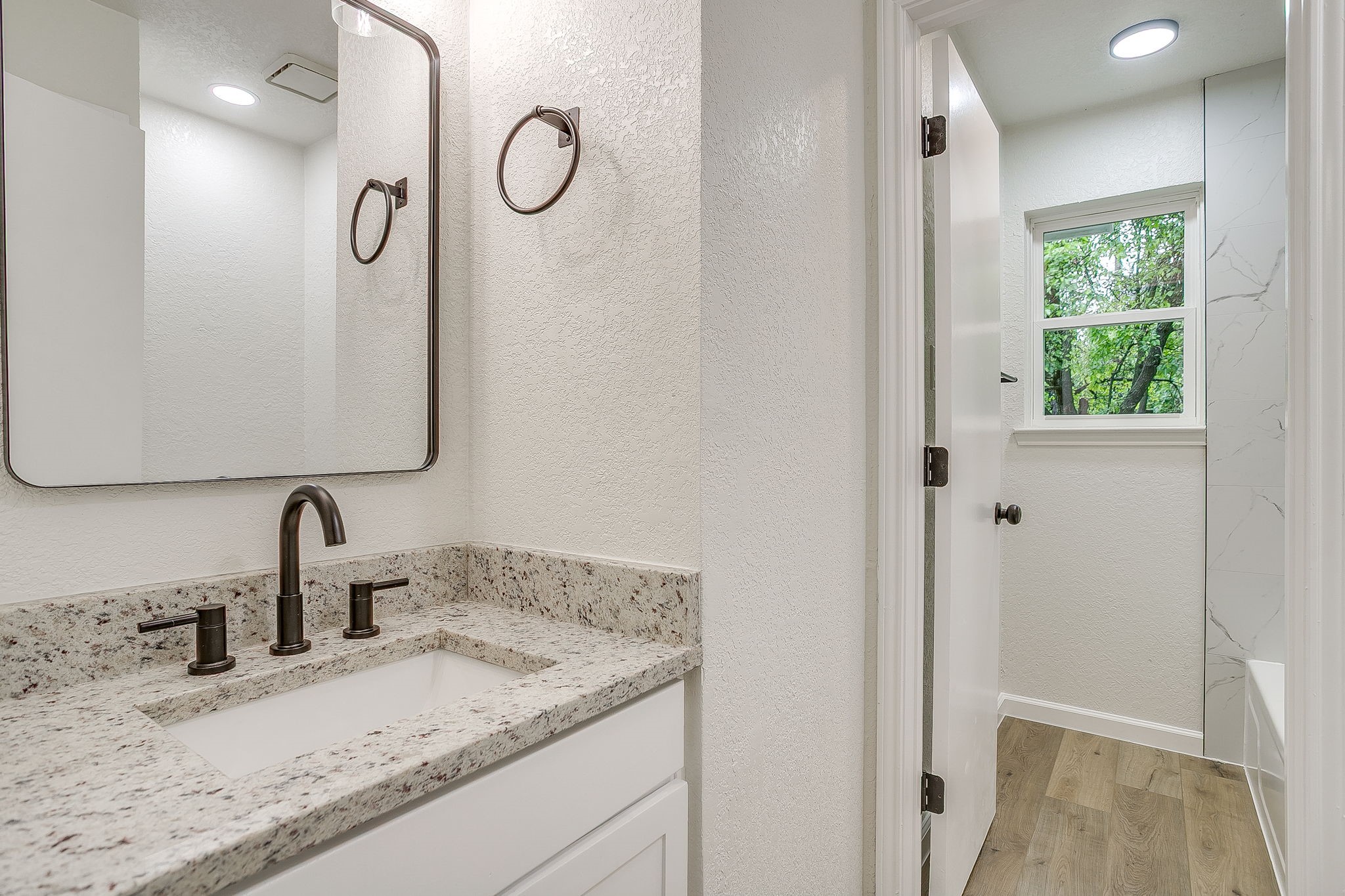 713 Vaughn Drive Burleson TX 76028