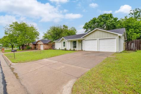 713 Vaughn Drive Burleson TX 76028