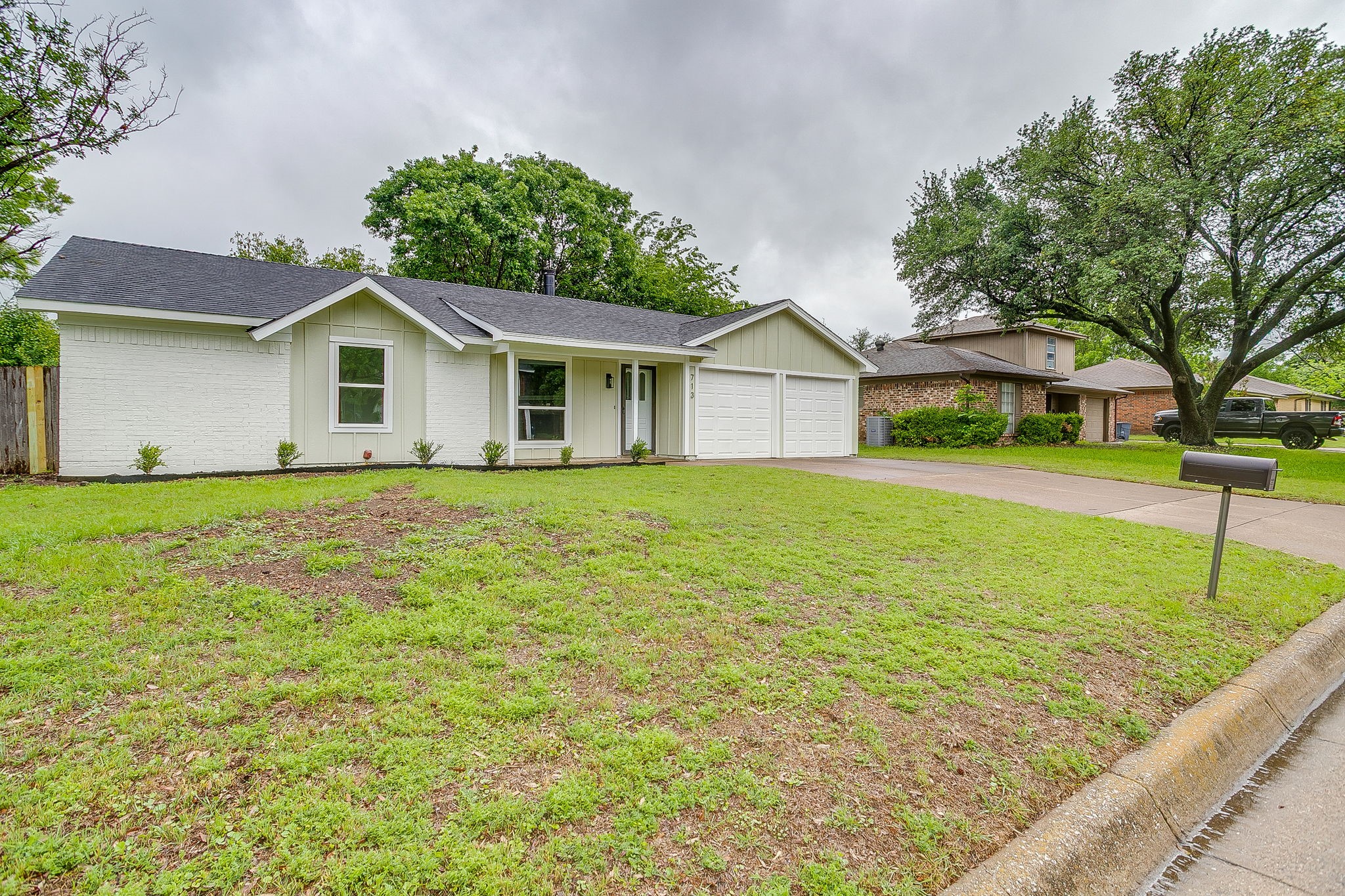 713 Vaughn Drive Burleson TX 76028