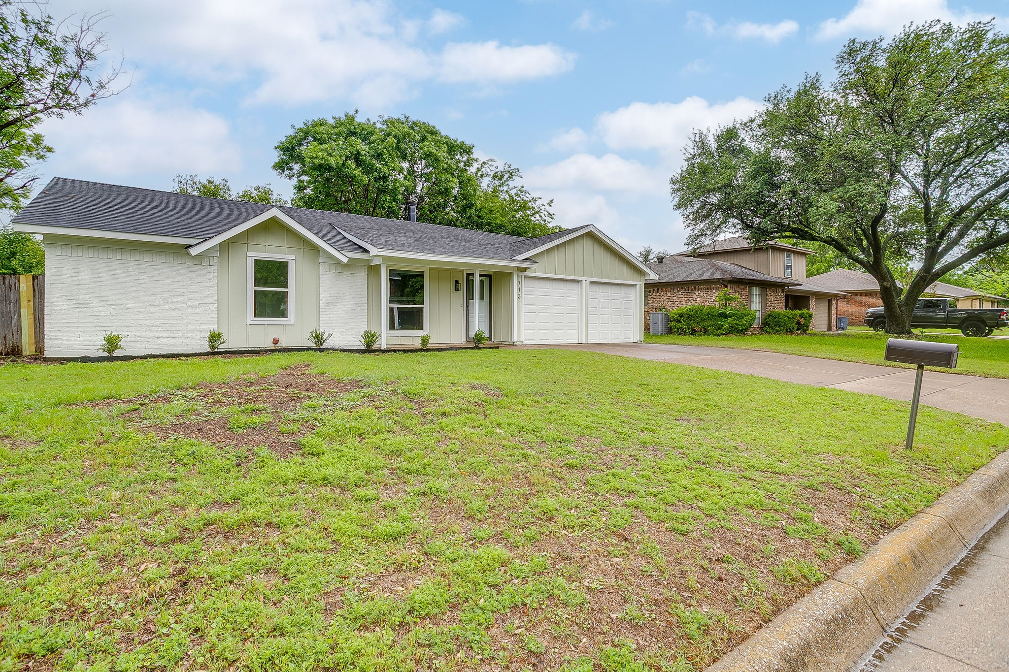 713 Vaughn Drive Burleson TX 76028