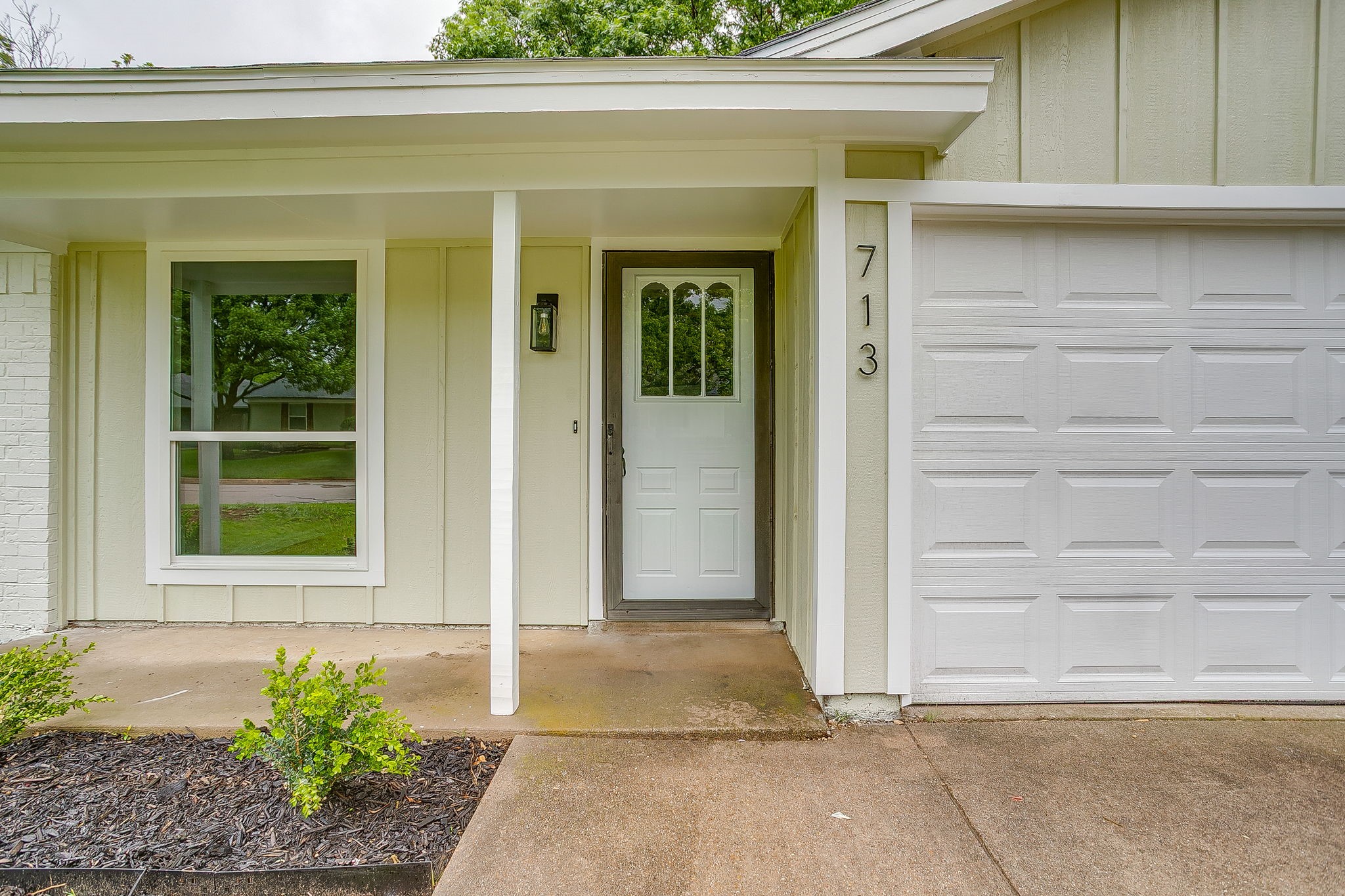 713 Vaughn Drive Burleson TX 76028