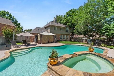 2100 Mikasa Drive Arlington TX 76001