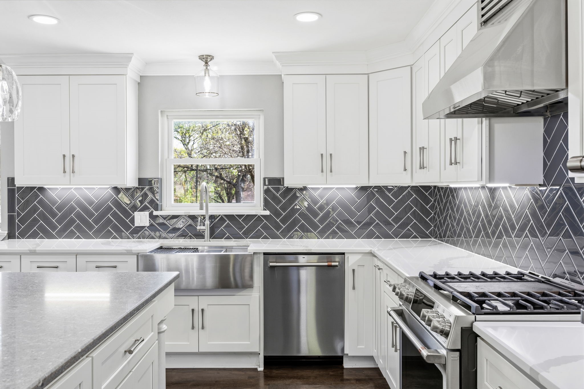 1636 W Red Bird Lane Dallas TX 75232