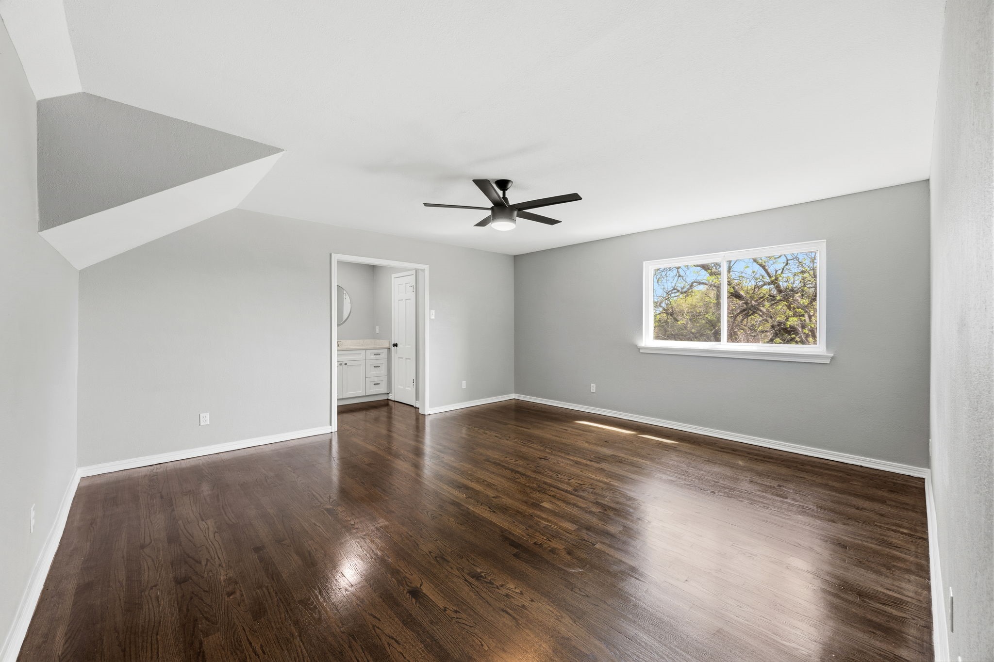 1636 W Red Bird Lane Dallas TX 75232