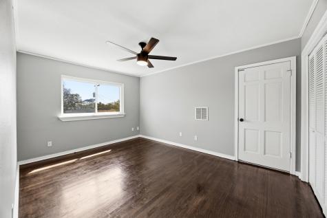 1636 W Red Bird Lane Dallas TX 75232