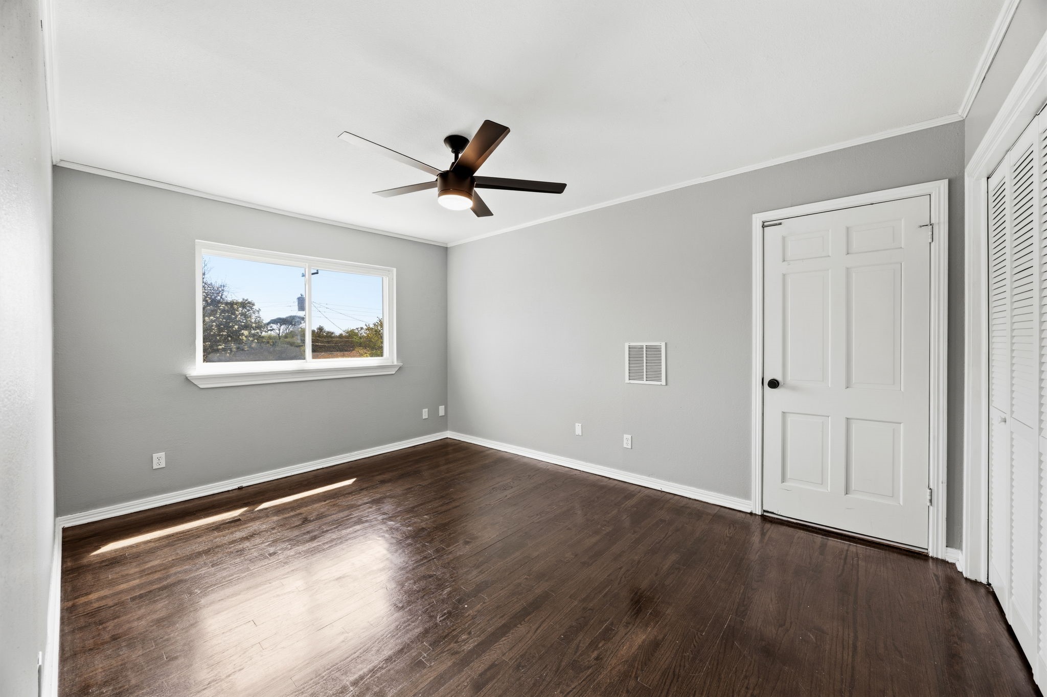 1636 W Red Bird Lane Dallas TX 75232